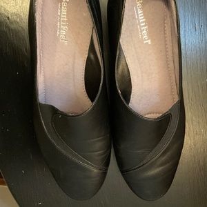 BeautiFeel Women's Slip-on Low-heeled Loafers, EUC 39/8